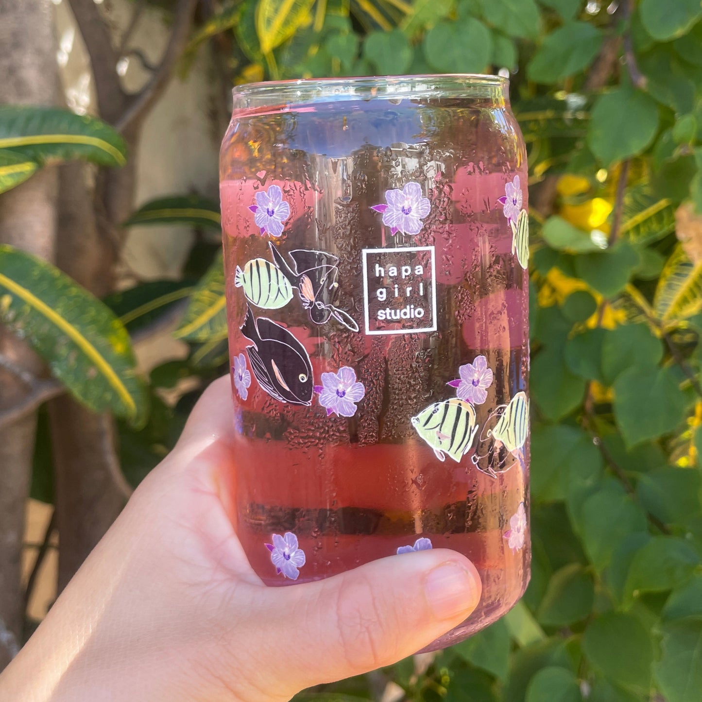 manini & kole an-shaped glass